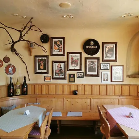 Deutsches Haus ホテル