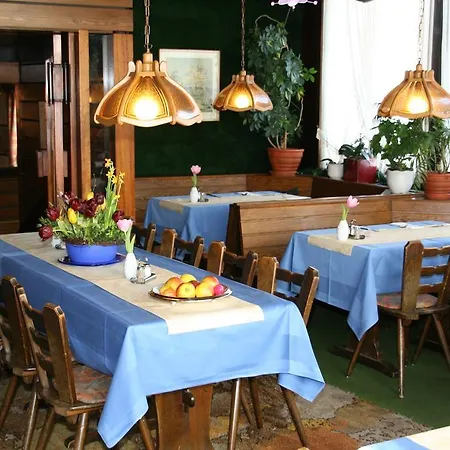 Deutsches Haus Hotel 3*